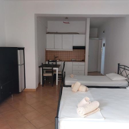 Family Apartments Sarandë Esterno foto