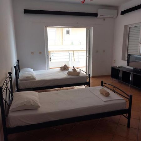 Family Apartments Sarandë Esterno foto