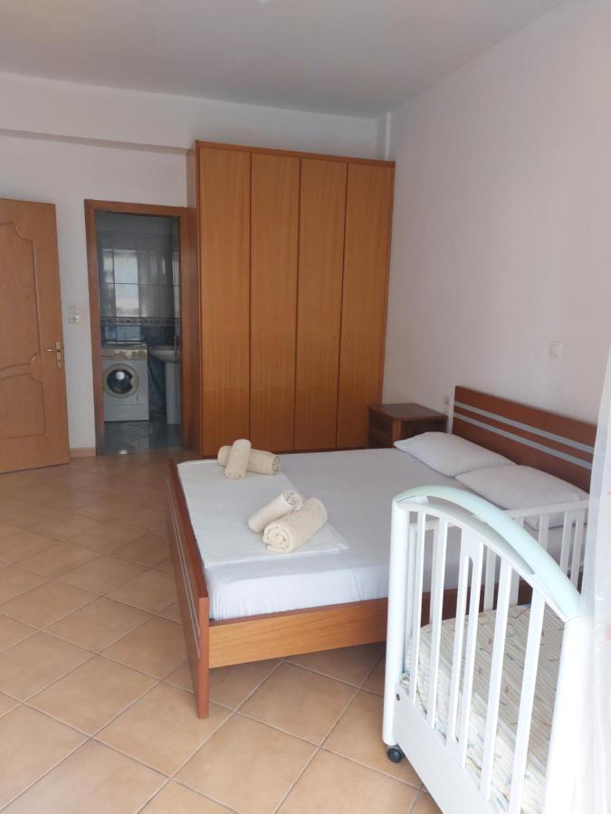 Family Apartments Sarandë Esterno foto
