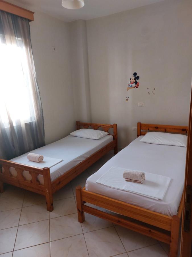 Family Apartments Sarandë Esterno foto