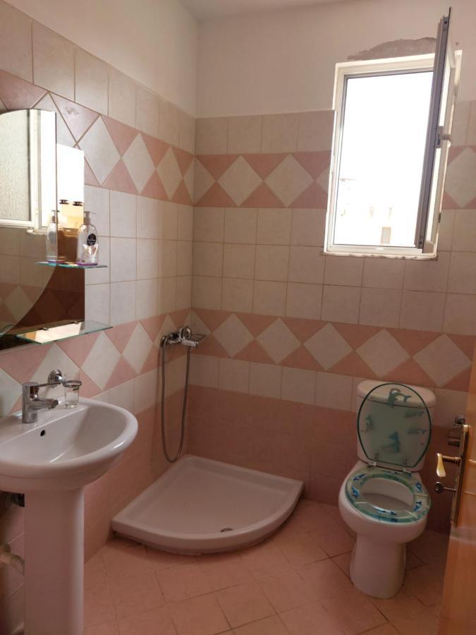 Family Apartments Sarandë Esterno foto